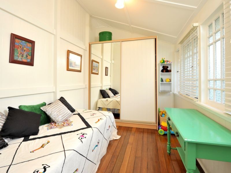 77 Armstrong Road, Cannon Hill QLD 4170