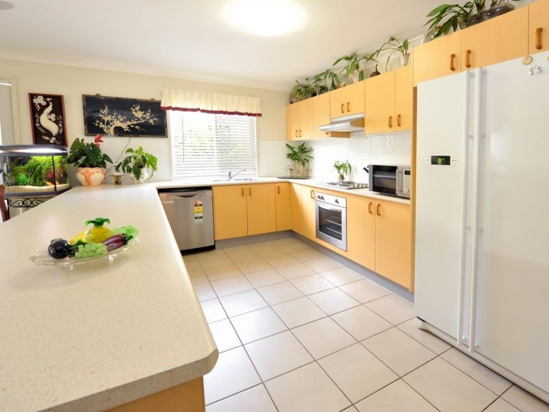 10 Whites Court, Albany Creek QLD 4035