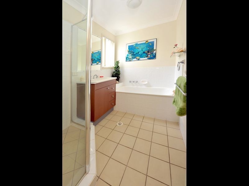 10 Whites Court, Albany Creek QLD 4035