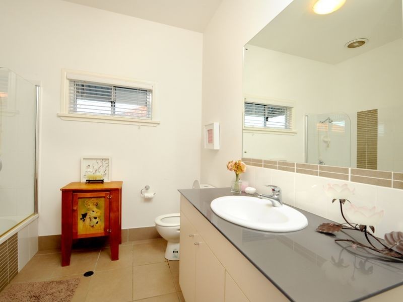 142 Dahlia Street, Cannon Hill QLD 4170