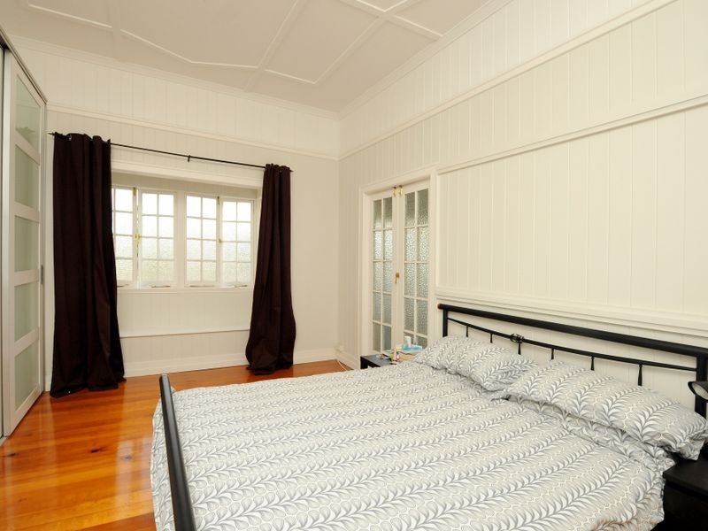 112 Erica Street, Cannon Hill QLD 4170