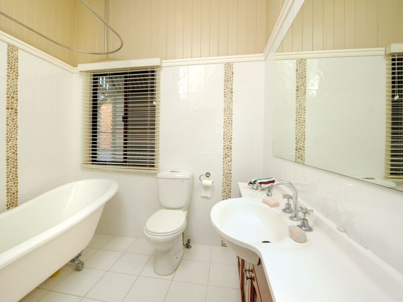 112 Erica Street, Cannon Hill QLD 4170