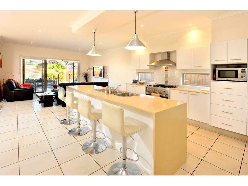 12 Delsie Street, Cannon Hill QLD 4170