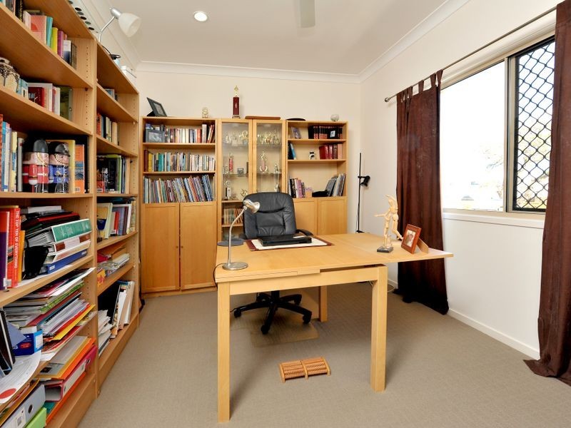 12 Delsie Street, Cannon Hill QLD 4170