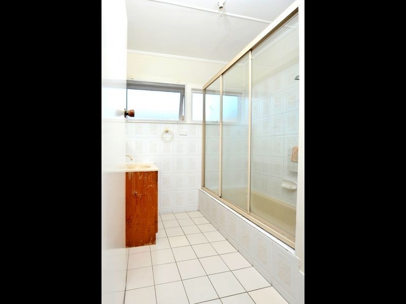 6 Cedar Street, Cannon Hill QLD 4170