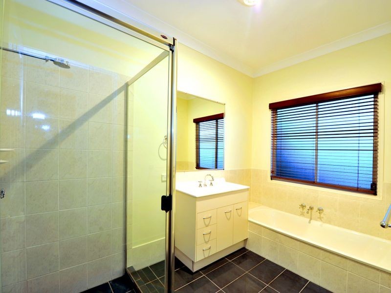 35 Dorothea Street, Cannon Hill QLD 4170