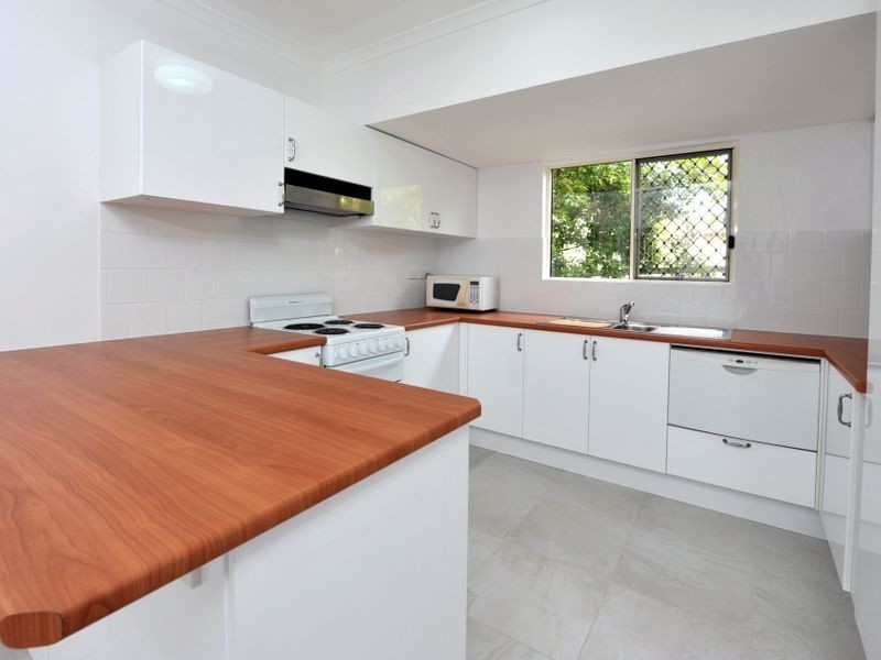 35 Dorothea Street, Cannon Hill QLD 4170