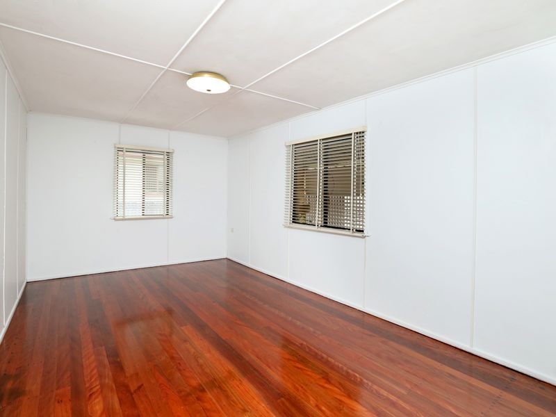 10 Meyrick Street, Cannon Hill QLD 4170