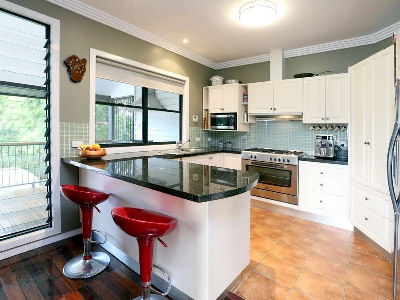 105 Porteus Drive, Seven Hills QLD 4170