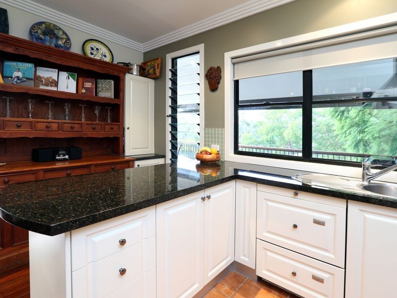 105 Porteus Drive, Seven Hills QLD 4170