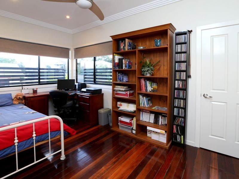 105 Porteus Drive, Seven Hills QLD 4170