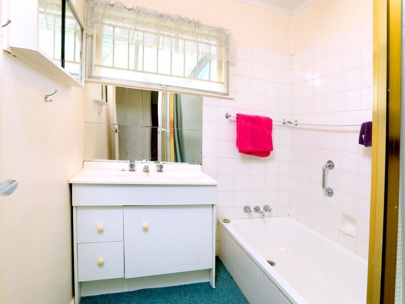 4 Lyric Street, Cannon Hill QLD 4170