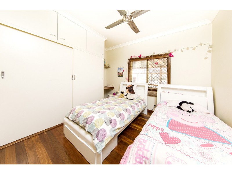 86 Gatling Road, Cannon Hill QLD 4170