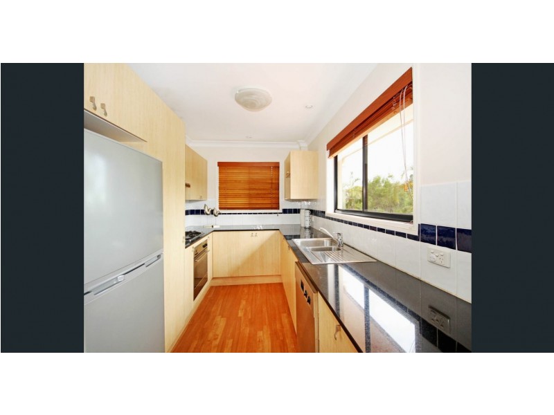 Unit 2/10 McIlwraith Avenue, Balmoral QLD 4171
