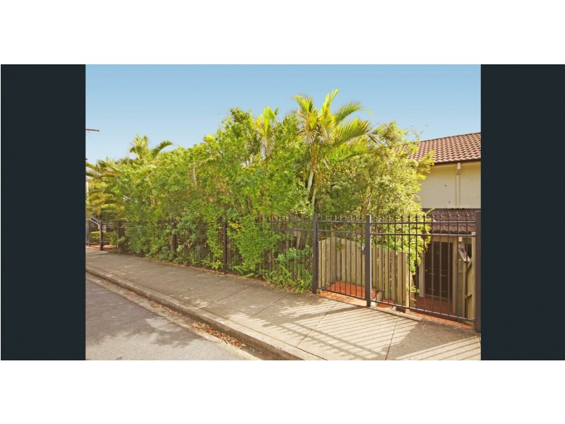 Unit 2/10 McIlwraith Avenue, Balmoral QLD 4171