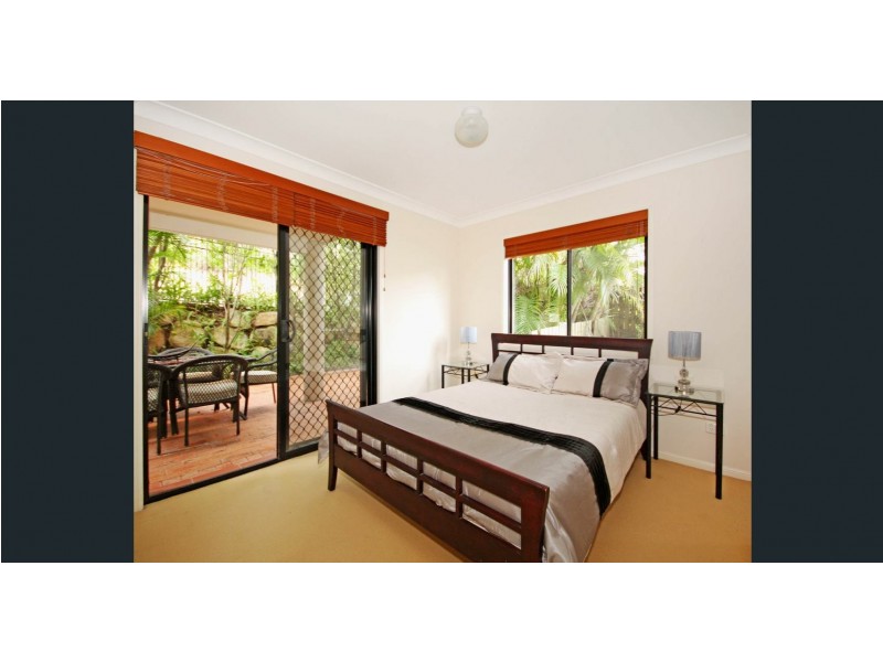 Unit 2/10 McIlwraith Avenue, Balmoral QLD 4171