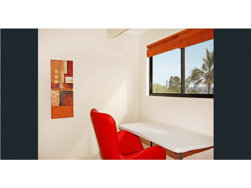 Unit 2/10 McIlwraith Avenue, Balmoral QLD 4171