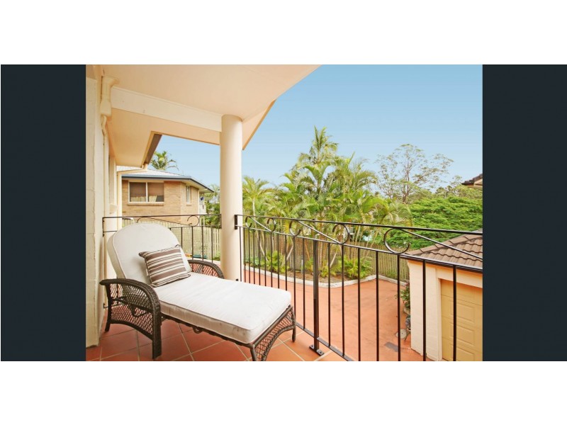 Unit 2/10 McIlwraith Avenue, Balmoral QLD 4171