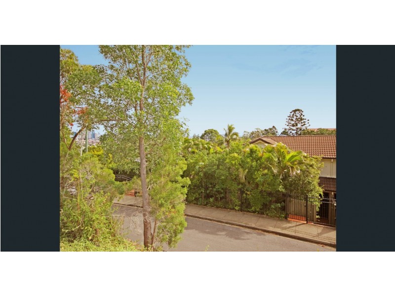 Unit 2/10 McIlwraith Avenue, Balmoral QLD 4171