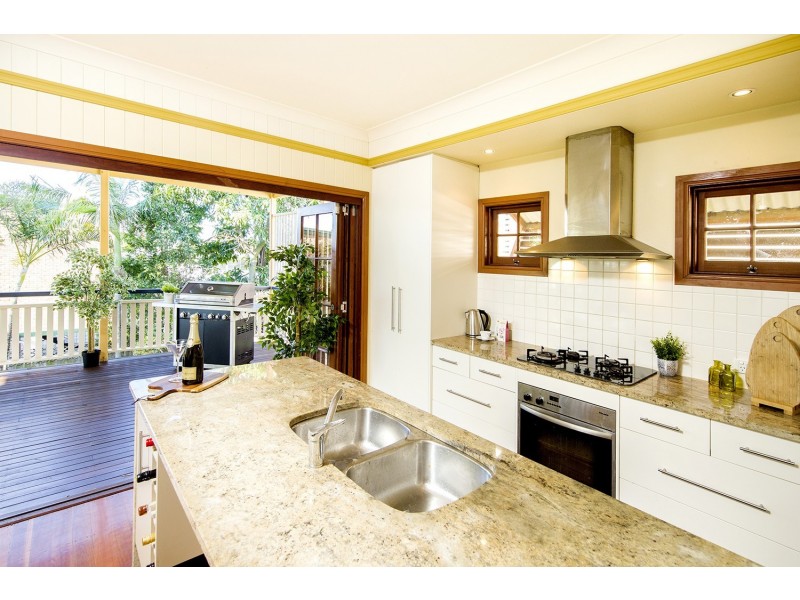 28 Redfern Street, Woolloongabba QLD 4102