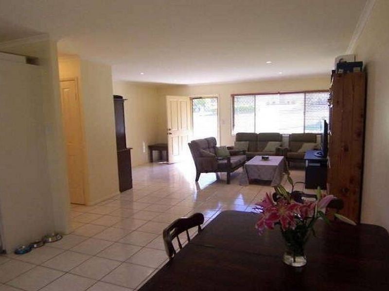 3 Rholanda Crescent, Springwood QLD 4127