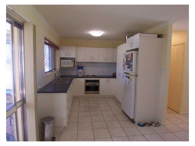 3 Rholanda Crescent, Springwood QLD 4127