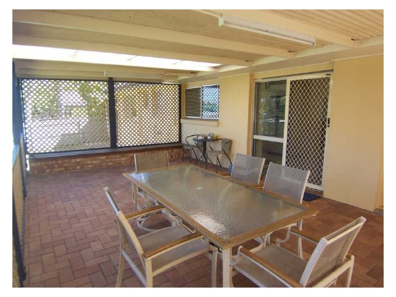 3 Rholanda Crescent, Springwood QLD 4127