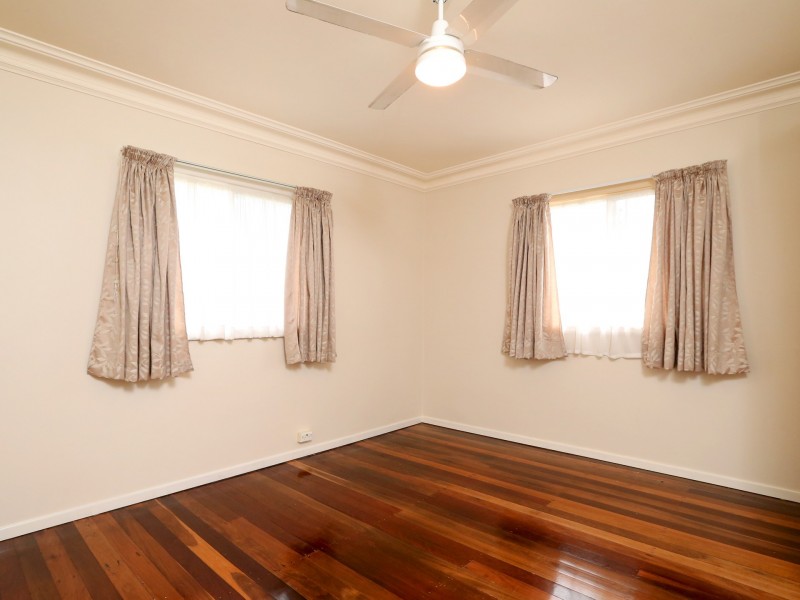 4 Delsie Street, Cannon Hill QLD 4170