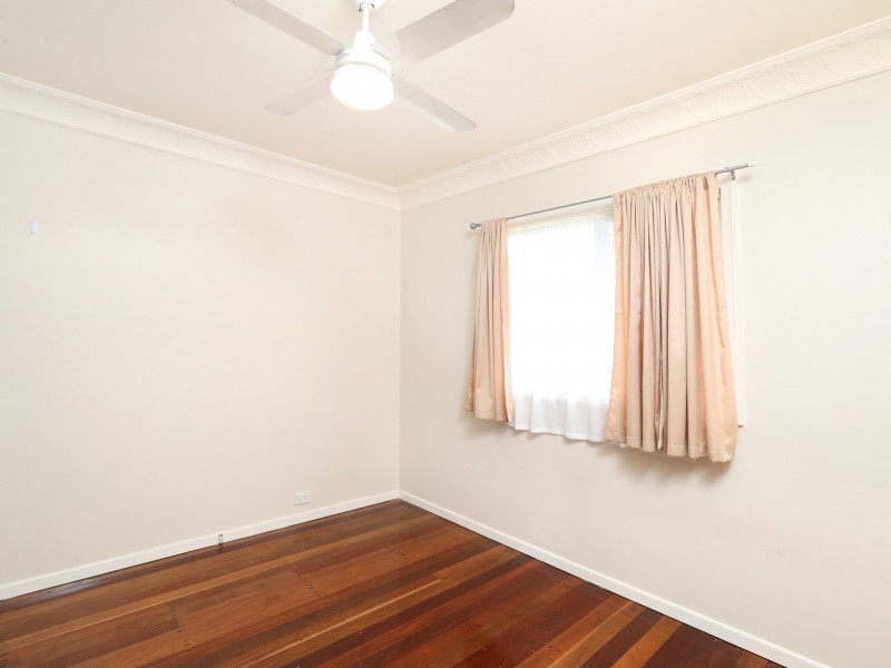 4 Delsie Street, Cannon Hill QLD 4170