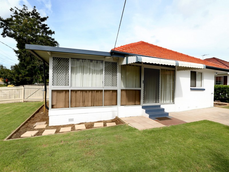 4 Delsie Street, Cannon Hill QLD 4170