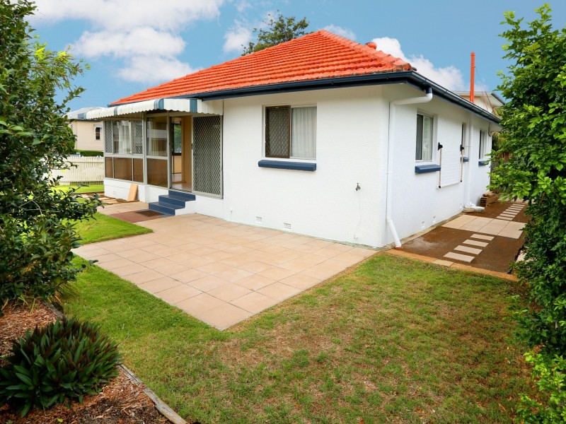 4 Delsie Street, Cannon Hill QLD 4170