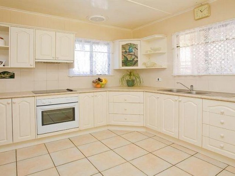 8 Meyrick Street, Cannon Hill QLD 4170