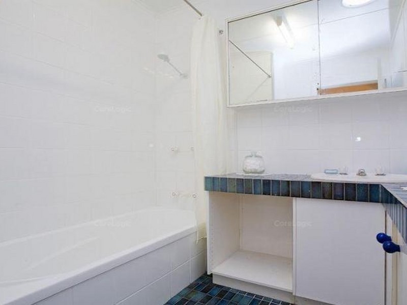 8 Meyrick Street, Cannon Hill QLD 4170