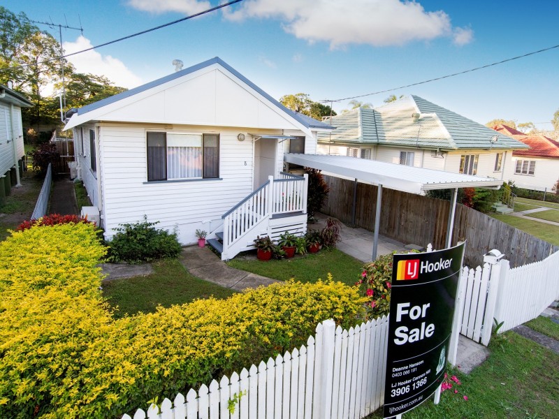 8 Aeroplane Street, Cannon Hill QLD 4170