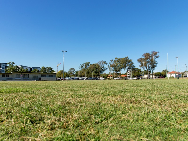 8 Aeroplane Street, Cannon Hill QLD 4170