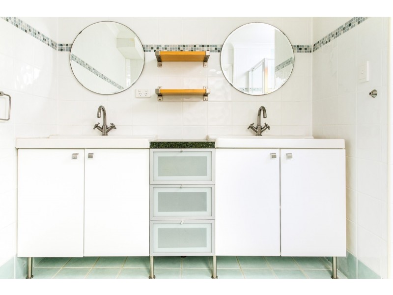 33 Grenade Street, Cannon Hill QLD 4170