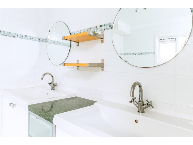 33 Grenade Street, Cannon Hill QLD 4170