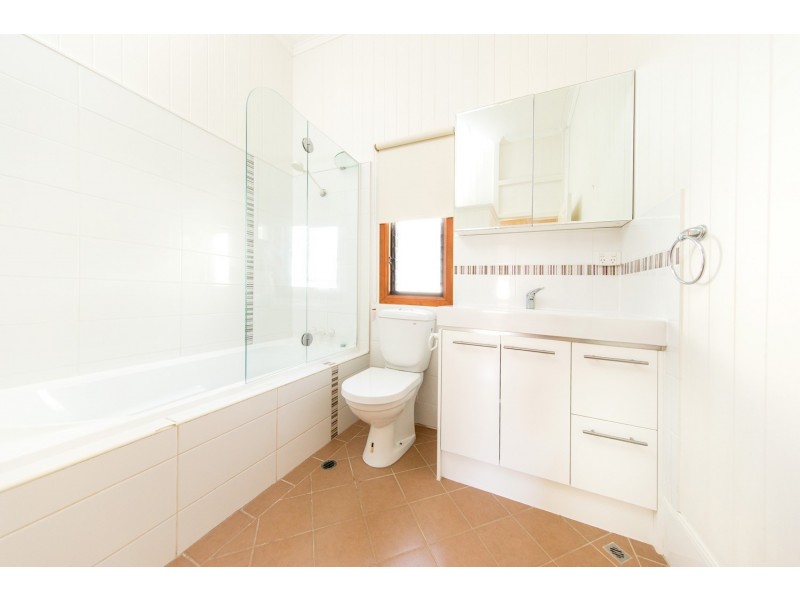 33 Grenade Street, Cannon Hill QLD 4170