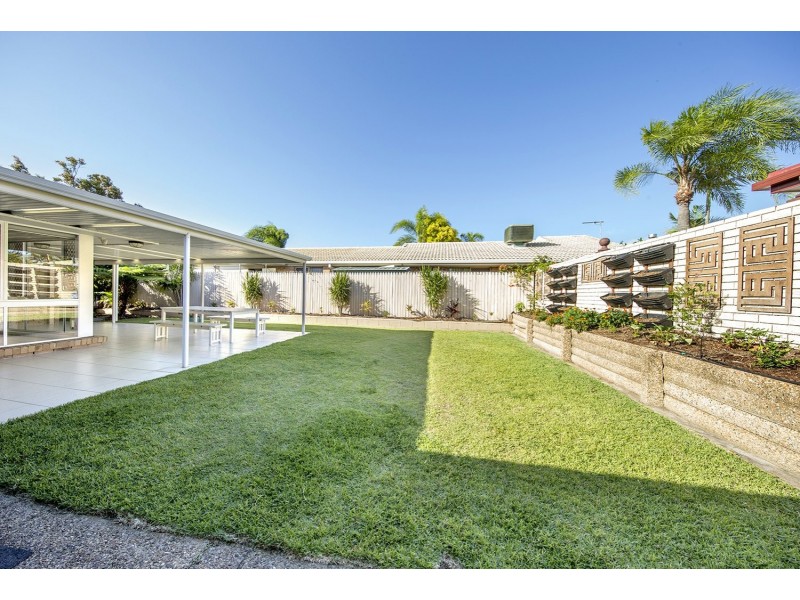 8 Sourris Court, Carina QLD 4152