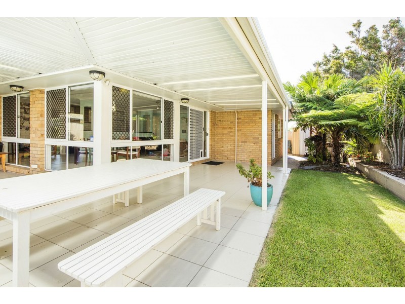 8 Sourris Court, Carina QLD 4152