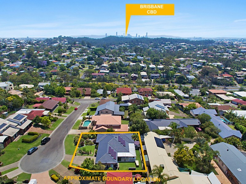 8 Sourris Court, Carina QLD 4152