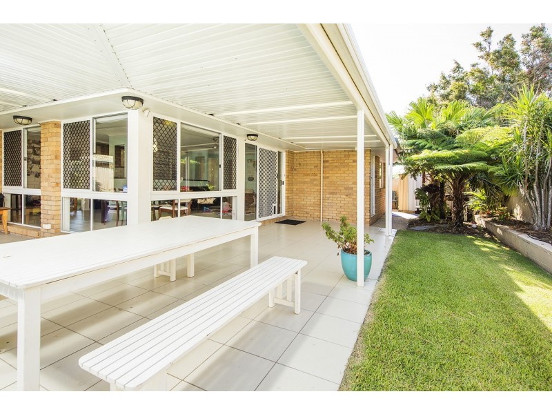 8 Sourris Court, Carina QLD 4152