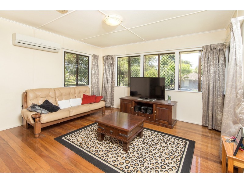 8 Meyrick Street, Cannon Hill QLD 4170