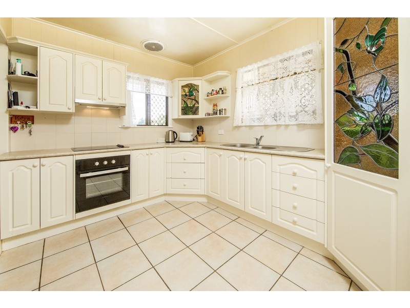 8 Meyrick Street, Cannon Hill QLD 4170