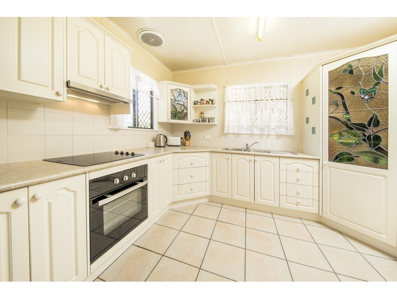 8 Meyrick Street, Cannon Hill QLD 4170