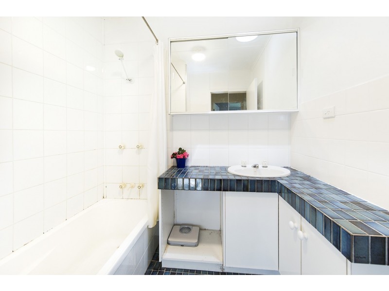 8 Meyrick Street, Cannon Hill QLD 4170