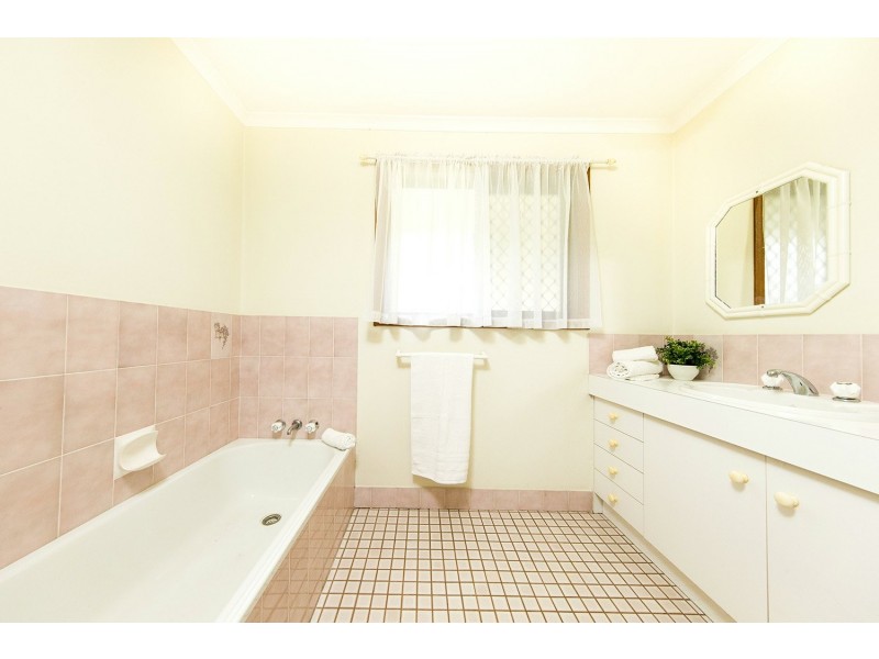 3 Sourris Court, Carina QLD 4152