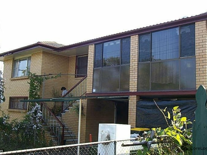 1890 Creek Road, Cannon Hill QLD 4170