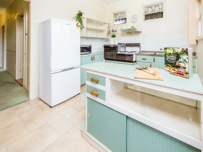 39 Dorothea Street, Cannon Hill QLD 4170