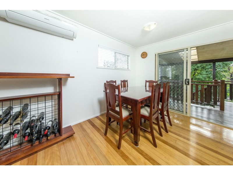 26 David Road, Holland Park QLD 4121